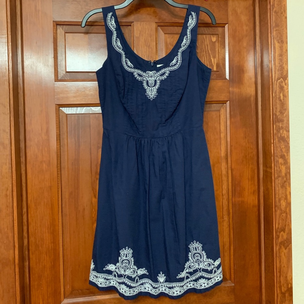 NWT Vineyard Vines Embroidered Dress